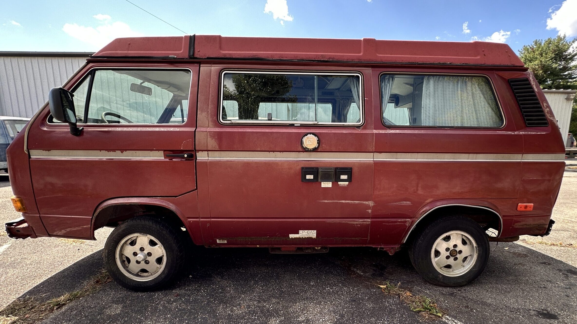 Driver side Wide angle photo of Volkswagen Type 2